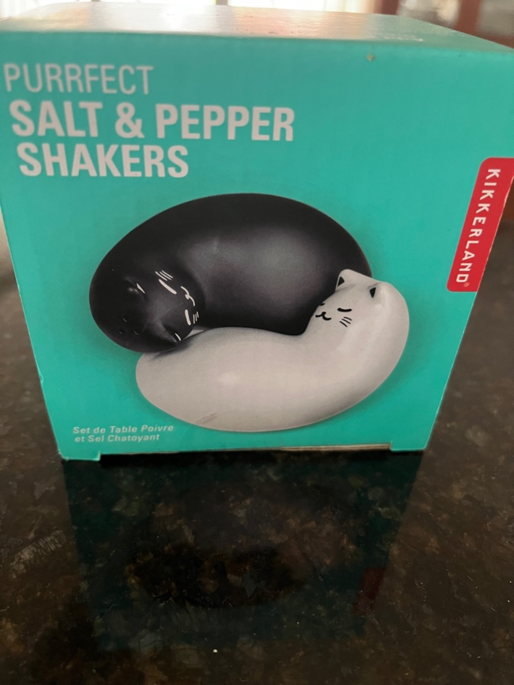 Kikkerland Cat Salt & Pepper Duo in Black and White New in box